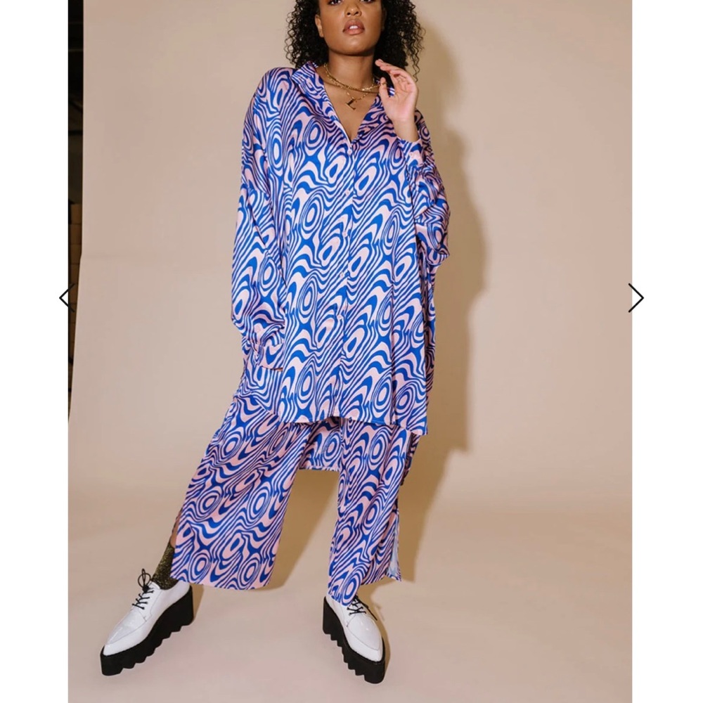 - LALA ORIGINAL: Lala Satin Pant  in Magic Swirl Set
